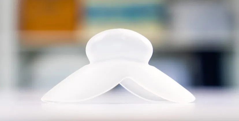 anti snore device that sucks on the tip of the tongue